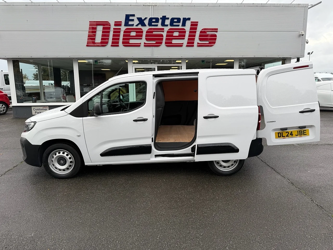 2024 Vauxhall Combo Turbo D 2300 Prime L1 - Thumbnail 19