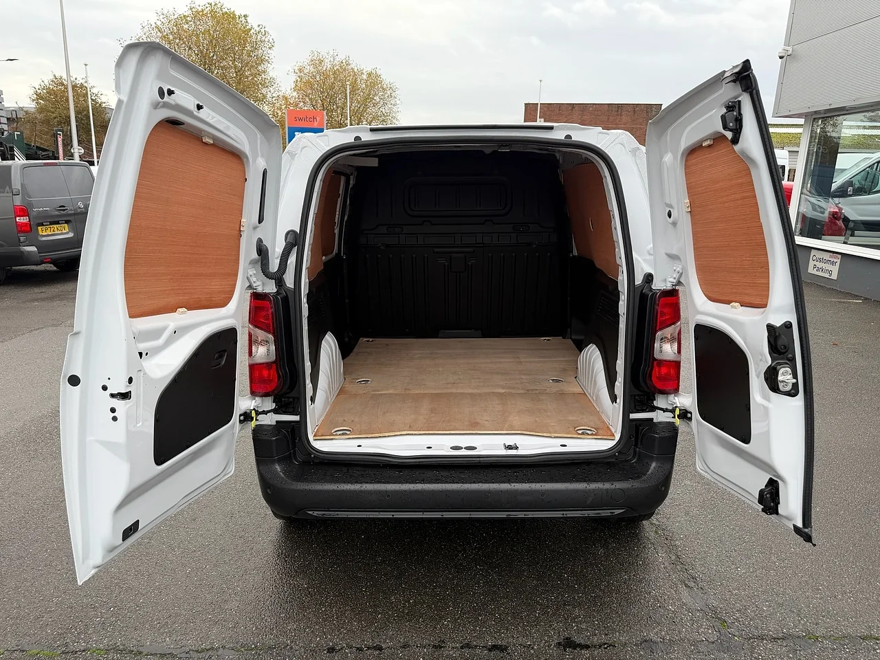 2024 Vauxhall Combo Turbo D 2300 Prime L1 - Thumbnail 17