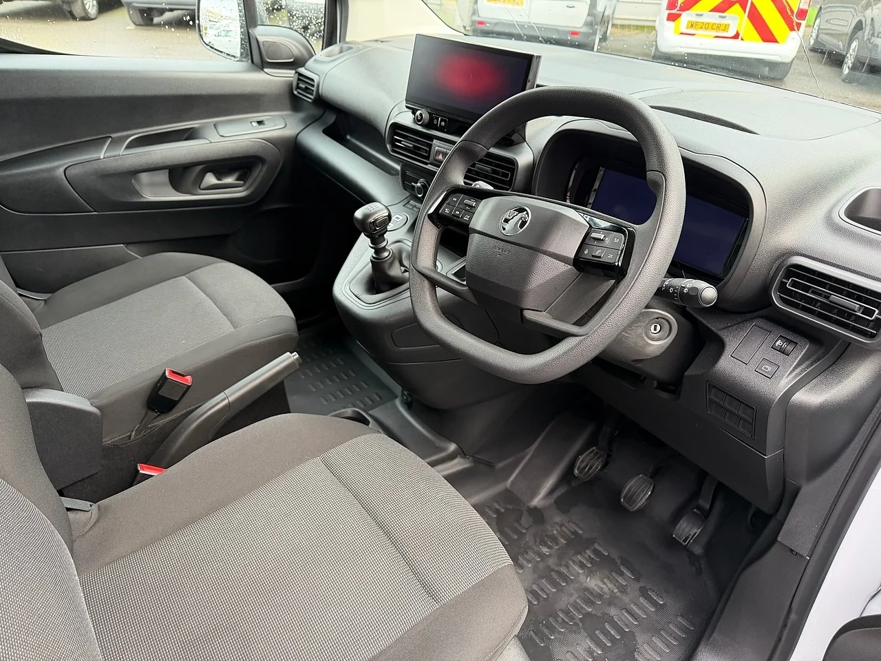 2024 Vauxhall Combo Turbo D 2300 Prime L1 - Thumbnail 4