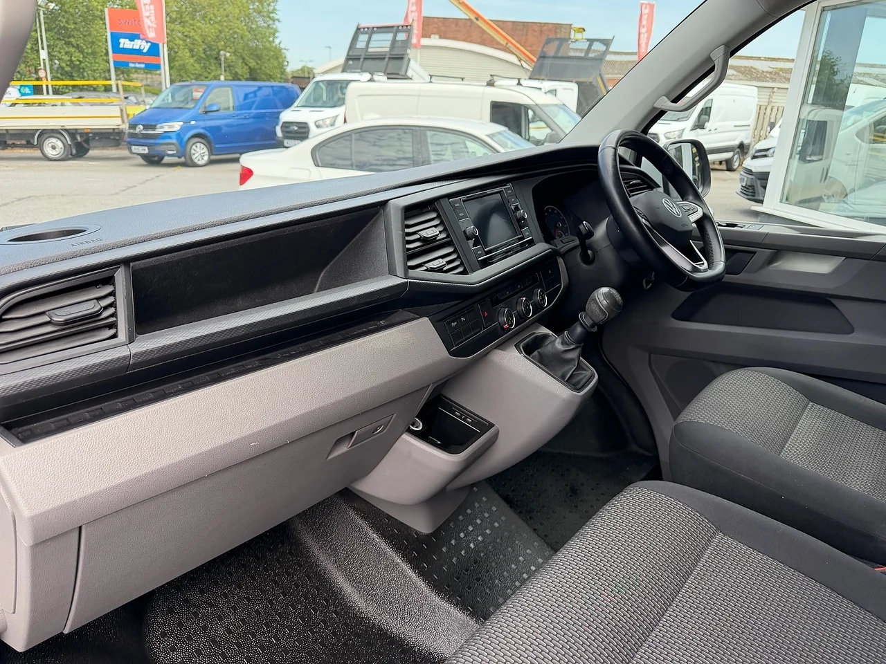 2021 Volkswagen Transporter TDI T28 Highline SWB - Thumbnail 12