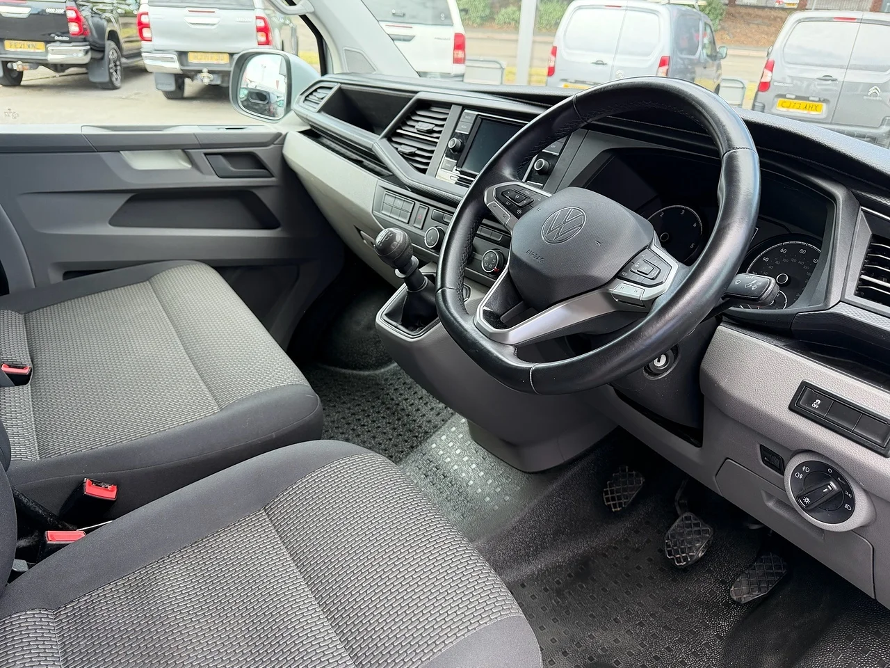 2021 Volkswagen Transporter TDI T28 Highline SWB - Thumbnail 14