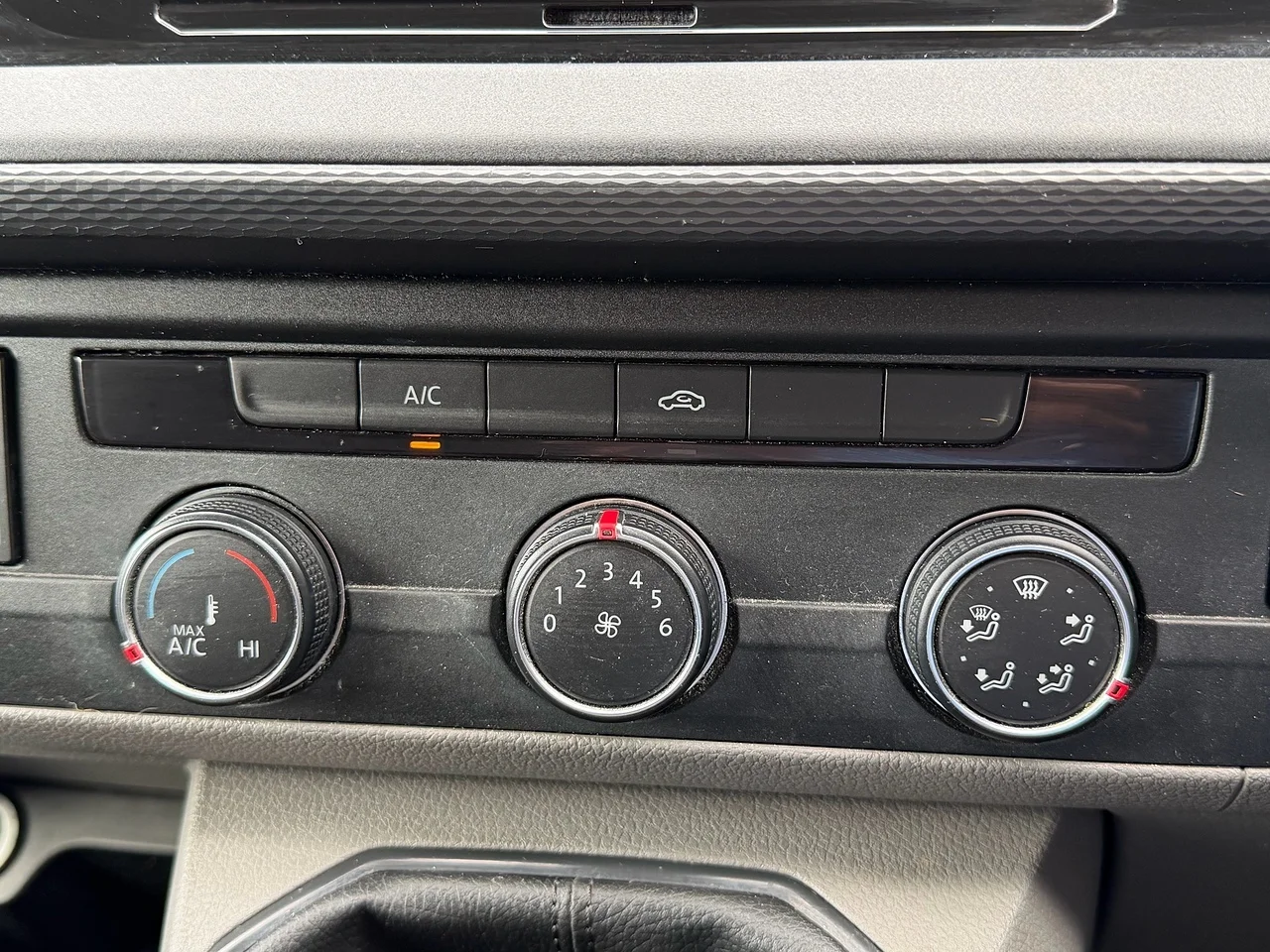 2021 Volkswagen Transporter TDI T28 Highline SWB - Thumbnail 24