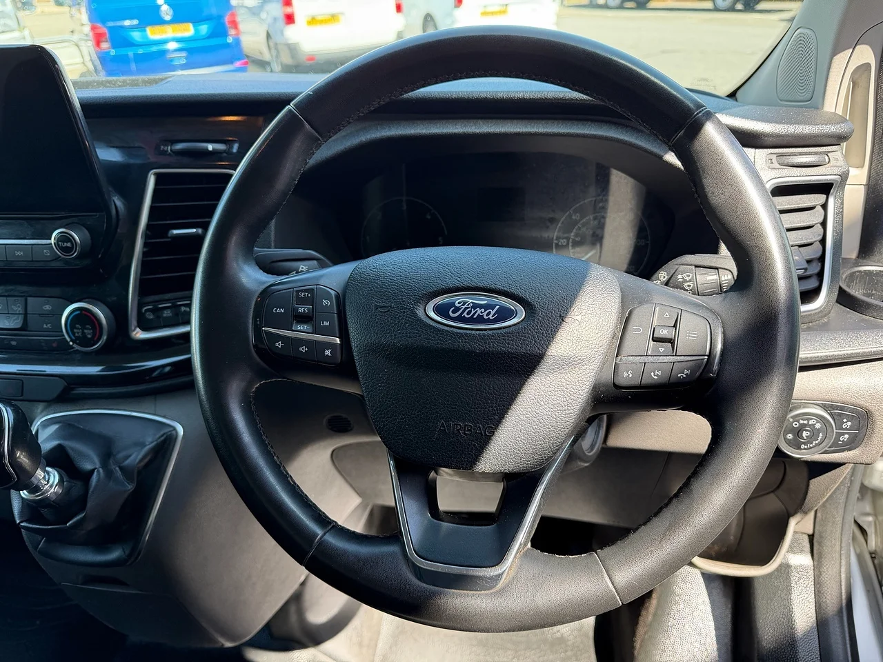 2023 Ford Transit Custom 300 EcoBlue Limited SWB - Thumbnail 4