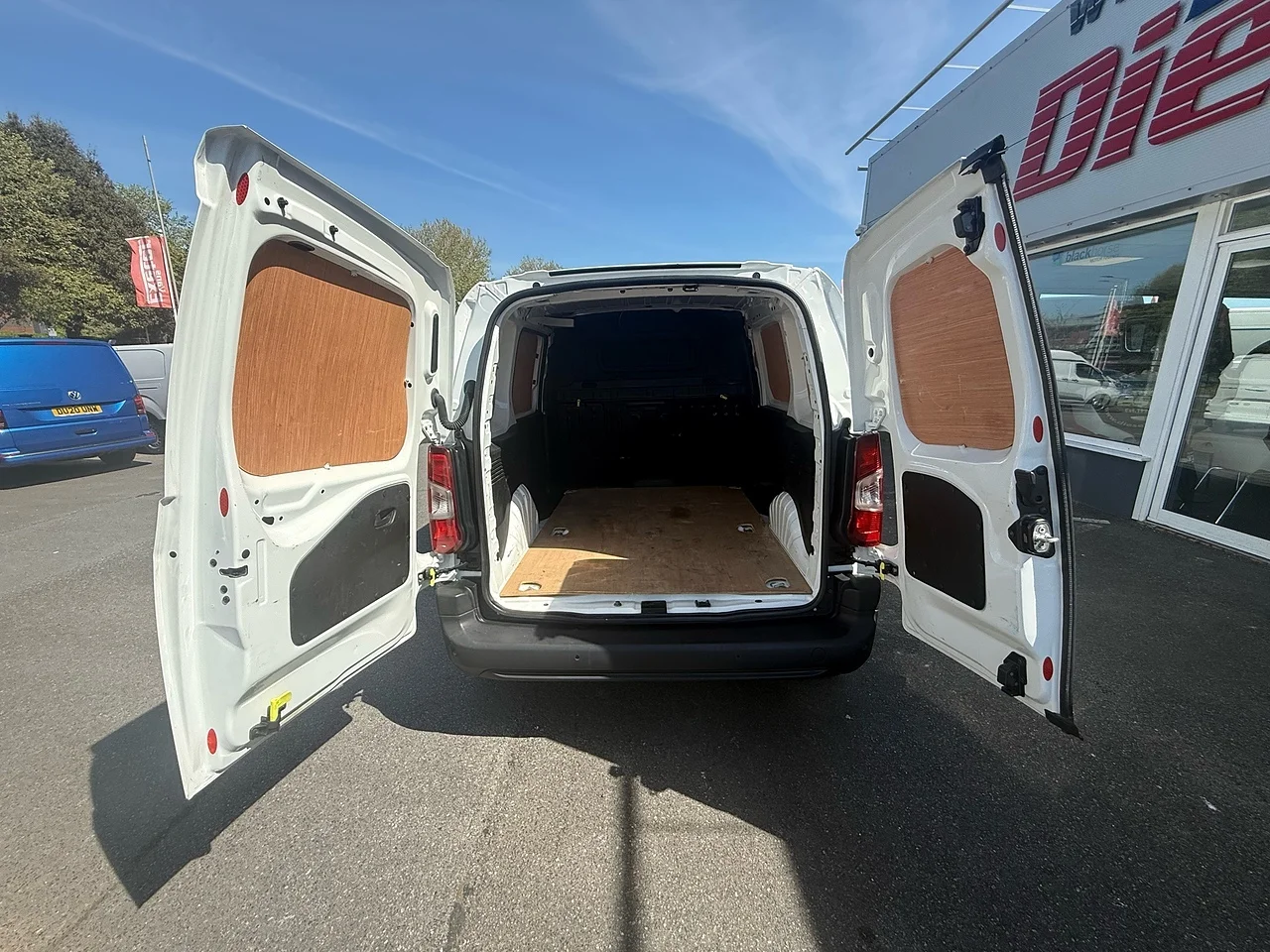2022 Citroen Berlingo BlueHDi 1000 Enterprise M Pro - Thumbnail 12