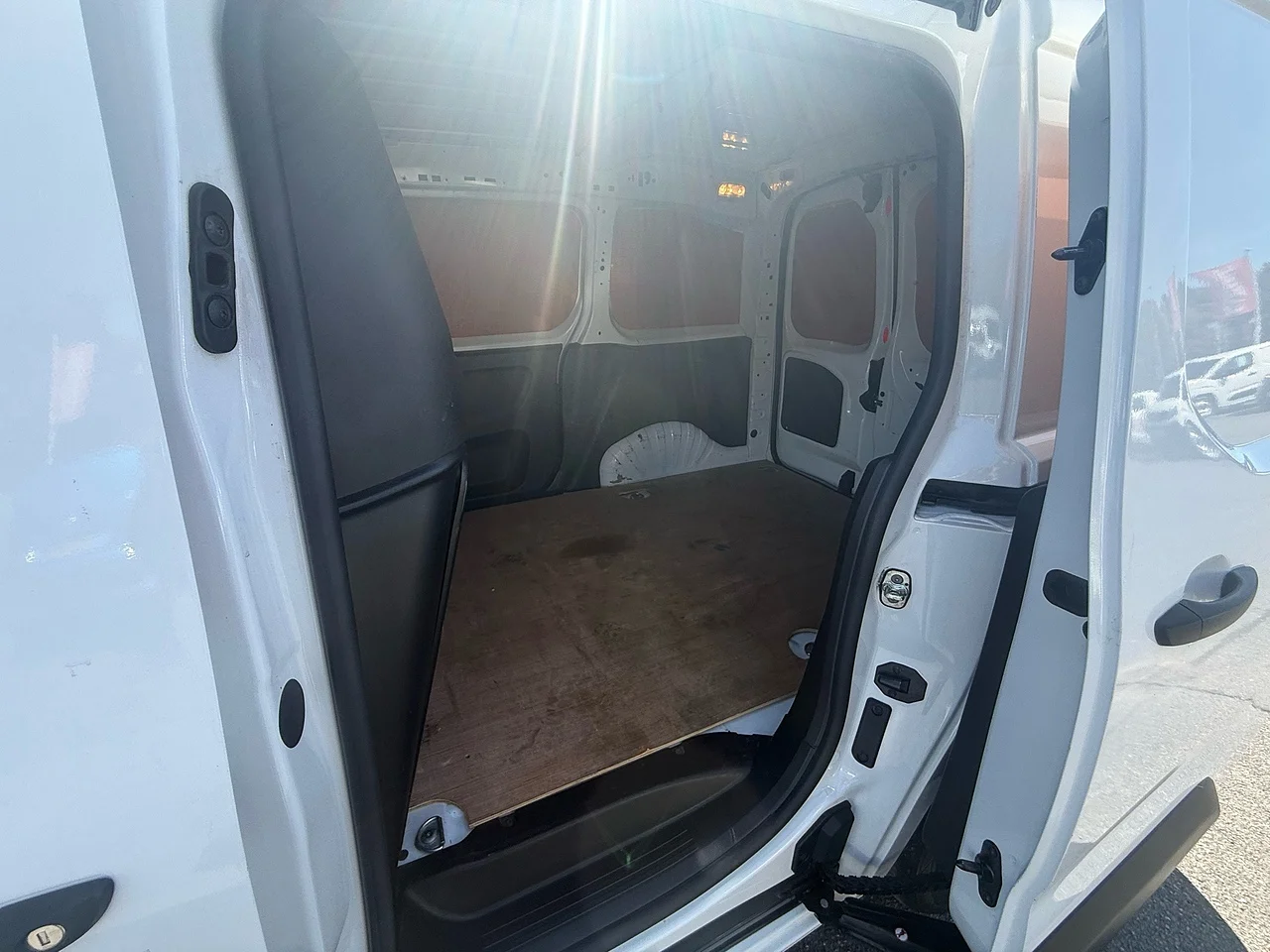 2022 Citroen Berlingo BlueHDi 1000 Enterprise M Pro - Thumbnail 14