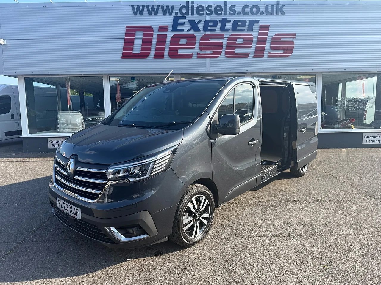 2023 Renault Trafic dCi Blue LL30 Sport+ - Thumbnail 2