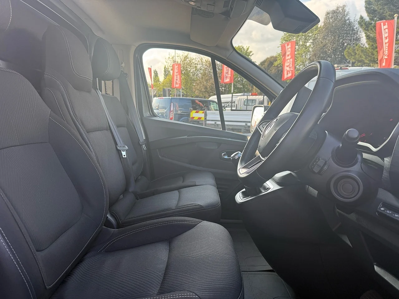2023 Renault Trafic dCi Blue LL30 Sport+ - Thumbnail 6