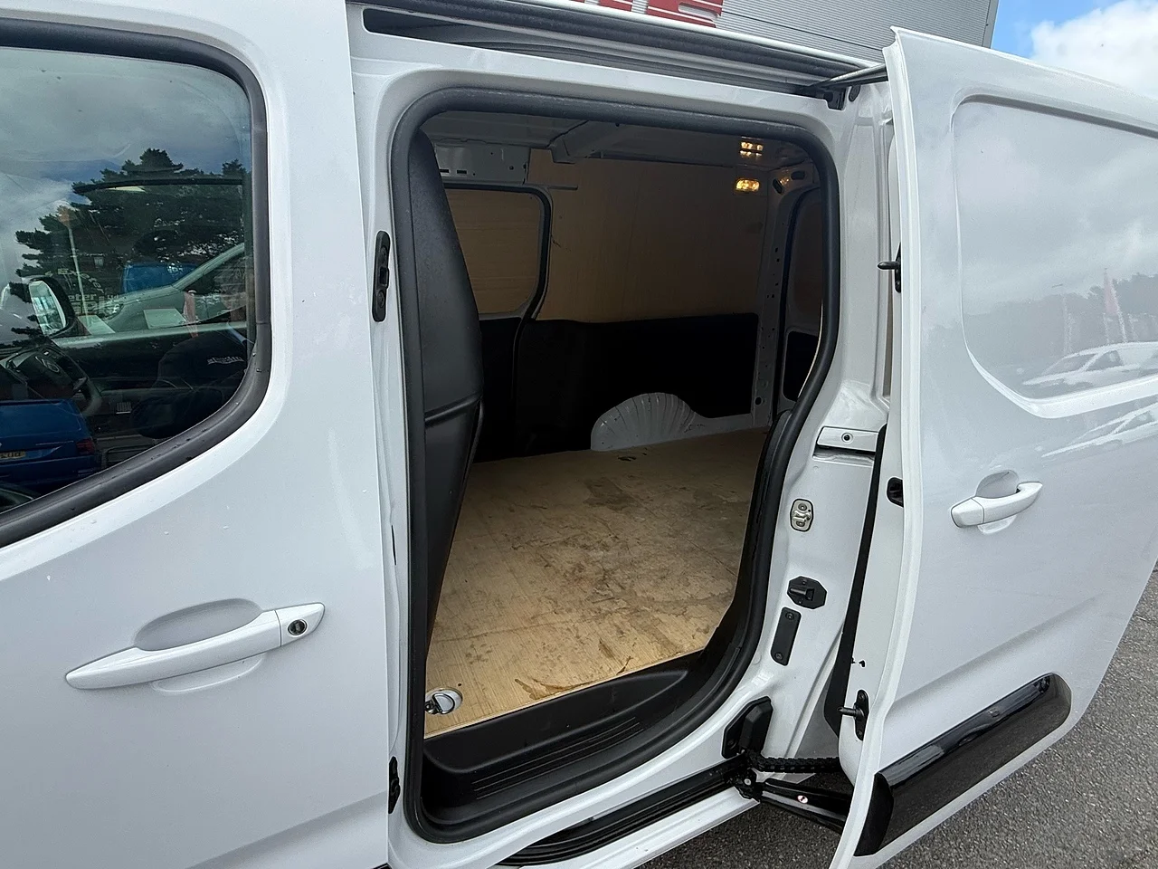 2024 Citroen Berlingo BlueHDi 950 Driver XL - Thumbnail 18