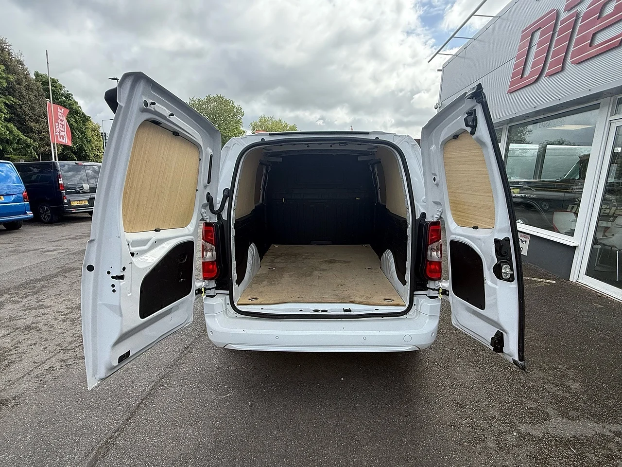2024 Citroen Berlingo BlueHDi 950 Driver XL - Thumbnail 19