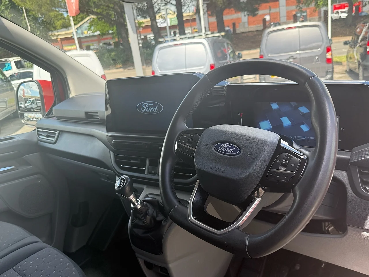 2024 Ford Transit Custom 320 EcoBlue Limited L1H1 - Thumbnail 4