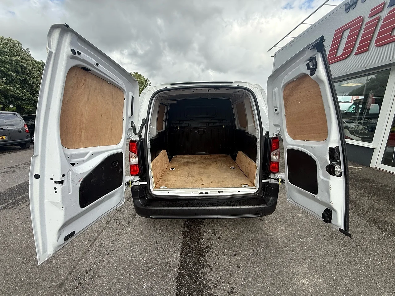 2023 Citroen Berlingo BlueHDi 1000 Enterprise Edition M - Thumbnail 15