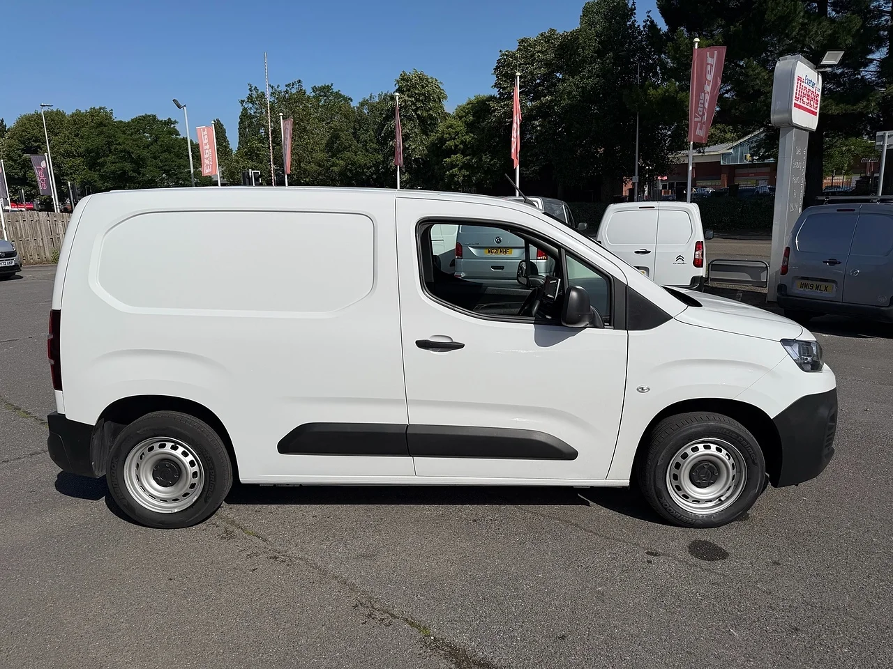 2023 Citroen Berlingo BlueHDi 650 Enterprise Edition M - Thumbnail 4