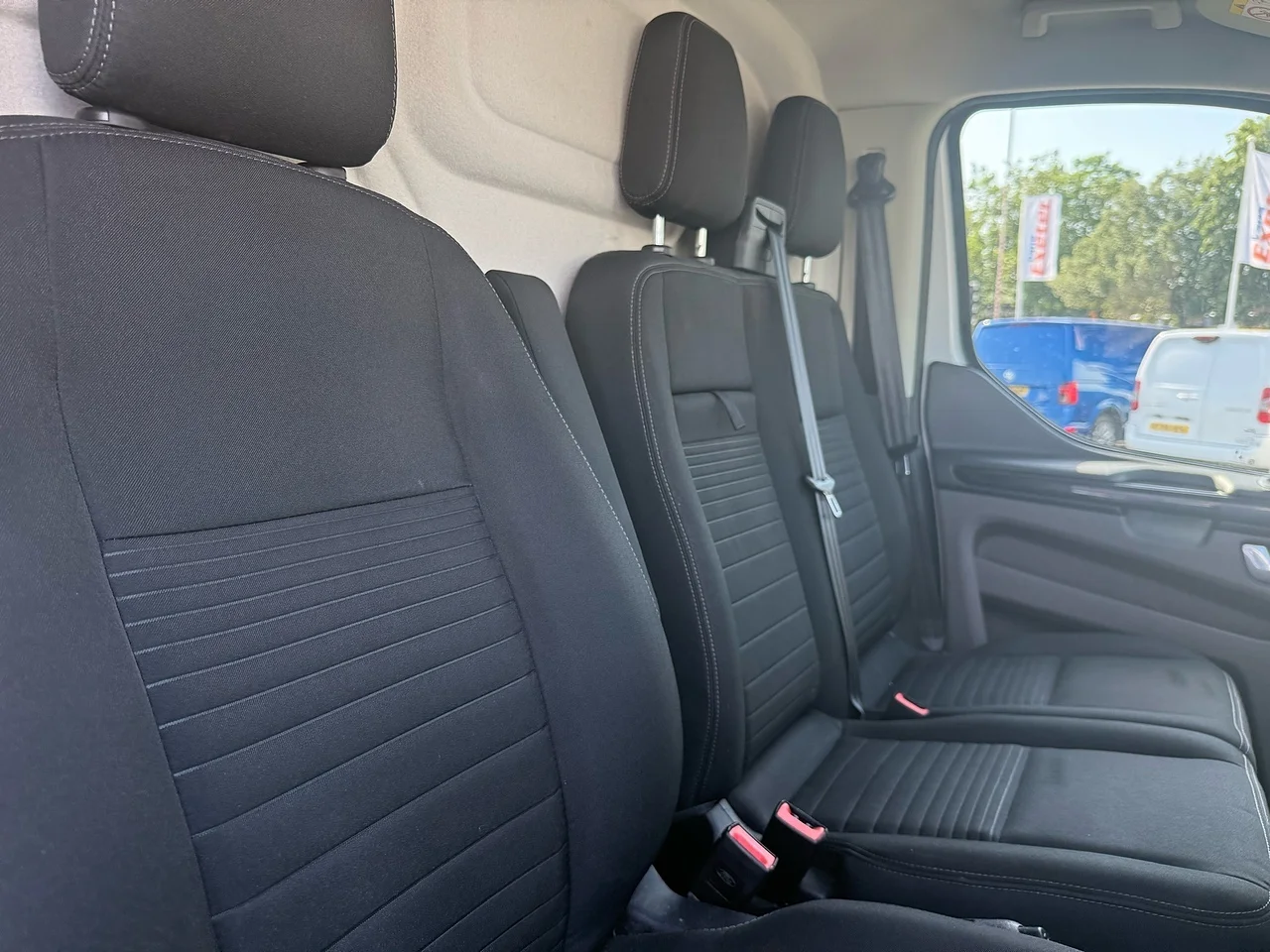 2023 Ford Transit Custom 300 EcoBlue Limited - Thumbnail 7