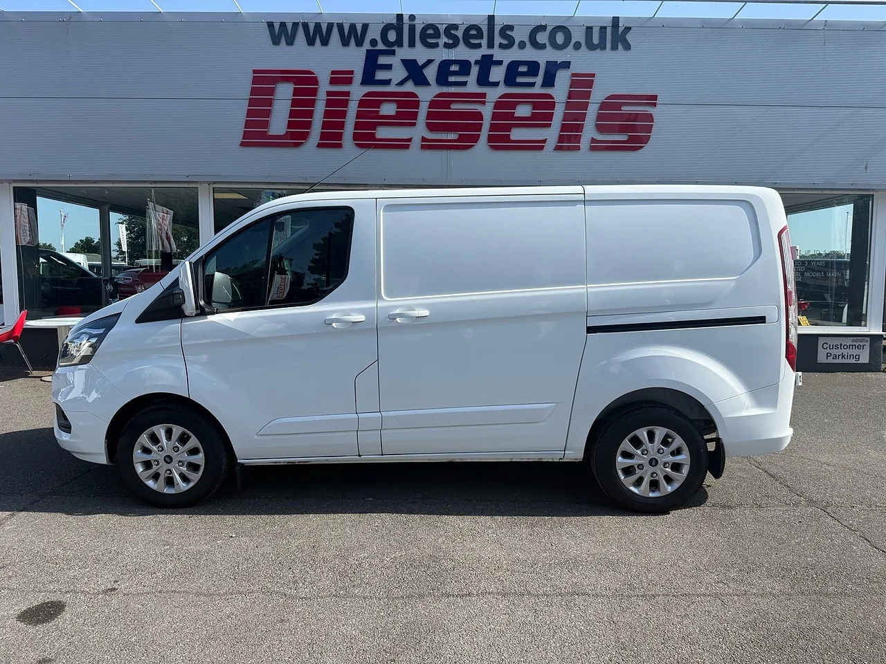 2023 Ford Transit Custom 300 EcoBlue Limited - Thumbnail 16