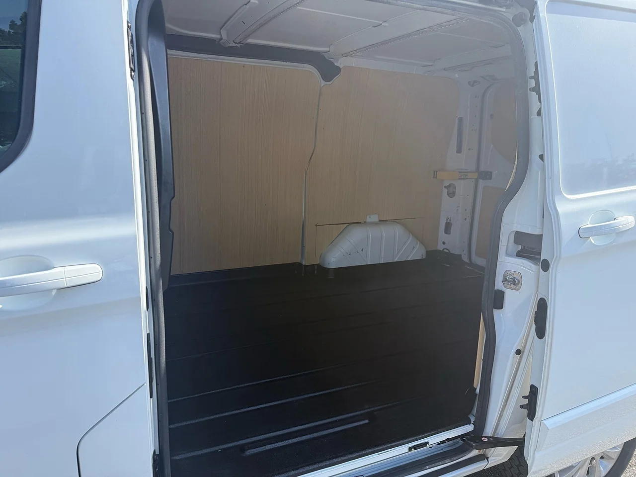 2023 Ford Transit Custom 300 EcoBlue Limited - Thumbnail 17