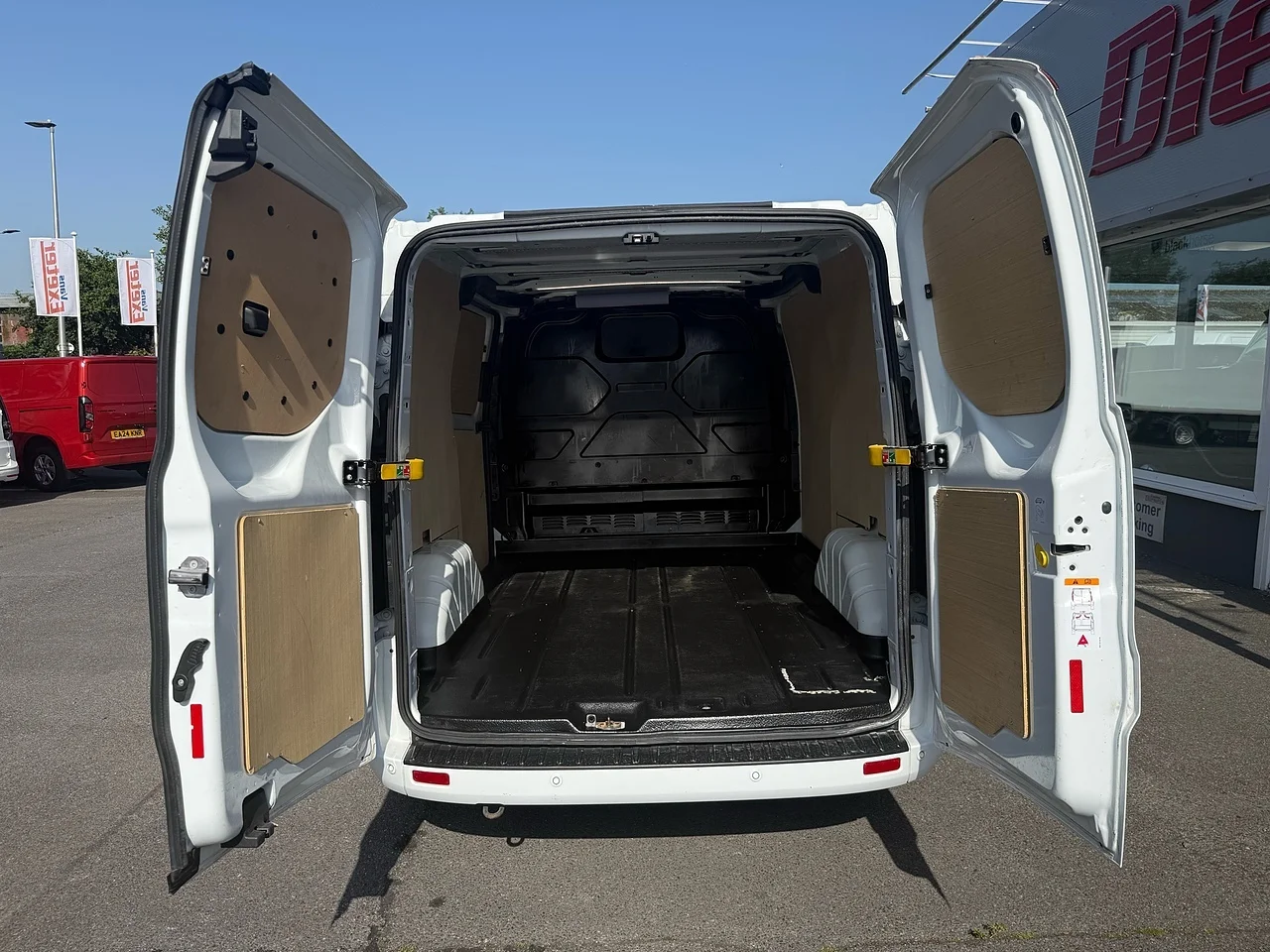 2023 Ford Transit Custom 300 EcoBlue Limited - Thumbnail 18