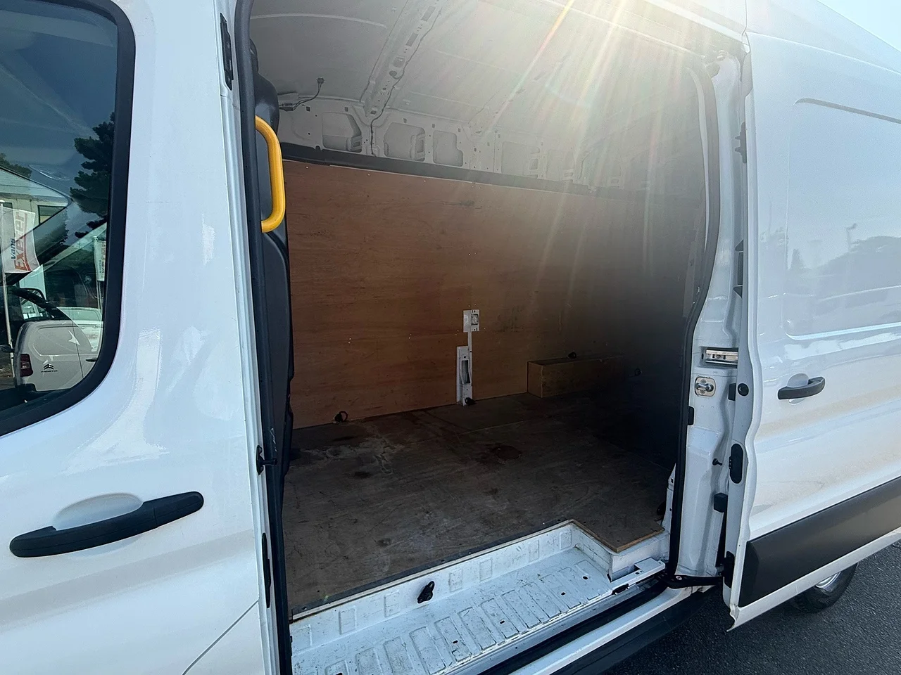 2022 Ford Transit 350 EcoBlue Leader L4H3 - Thumbnail 17