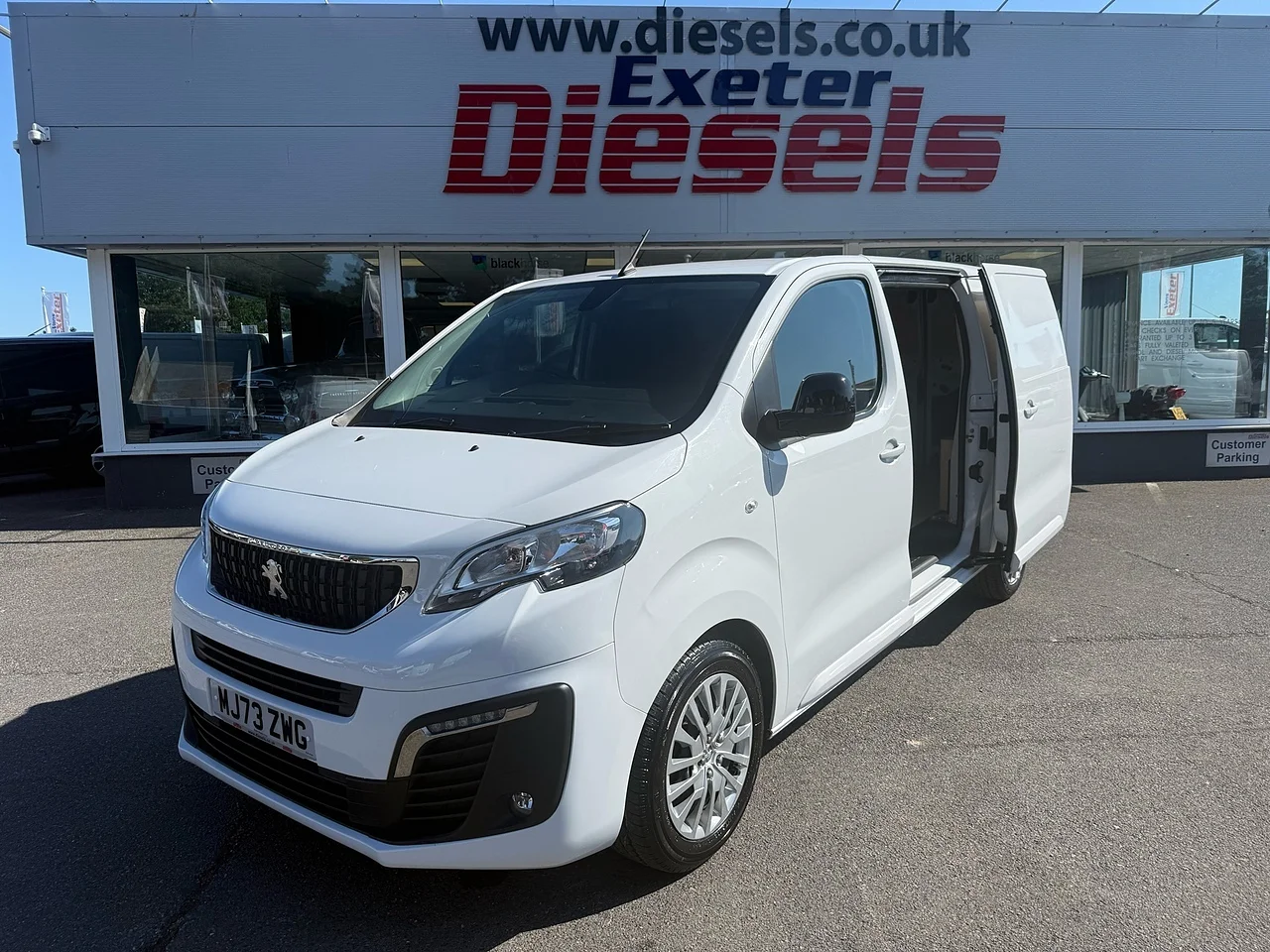 2023 Peugeot Expert BlueHDi 1000 Asphalt Premium + LWB - Thumbnail 2