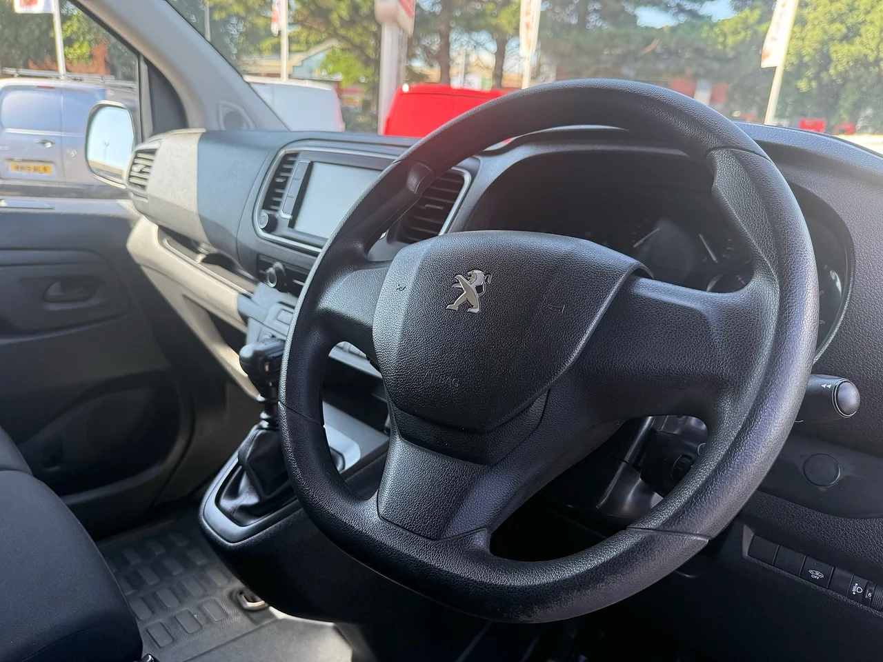 2023 Peugeot Expert BlueHDi 1000 Asphalt Premium + LWB - Thumbnail 7