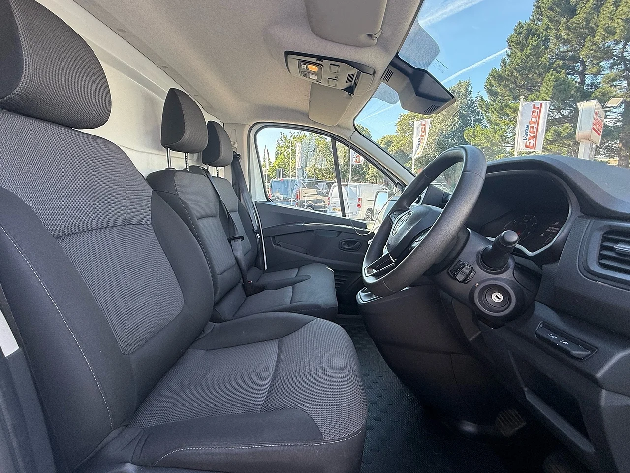 2023 Renault Trafic dCi Blue SL28 Business - Thumbnail 4