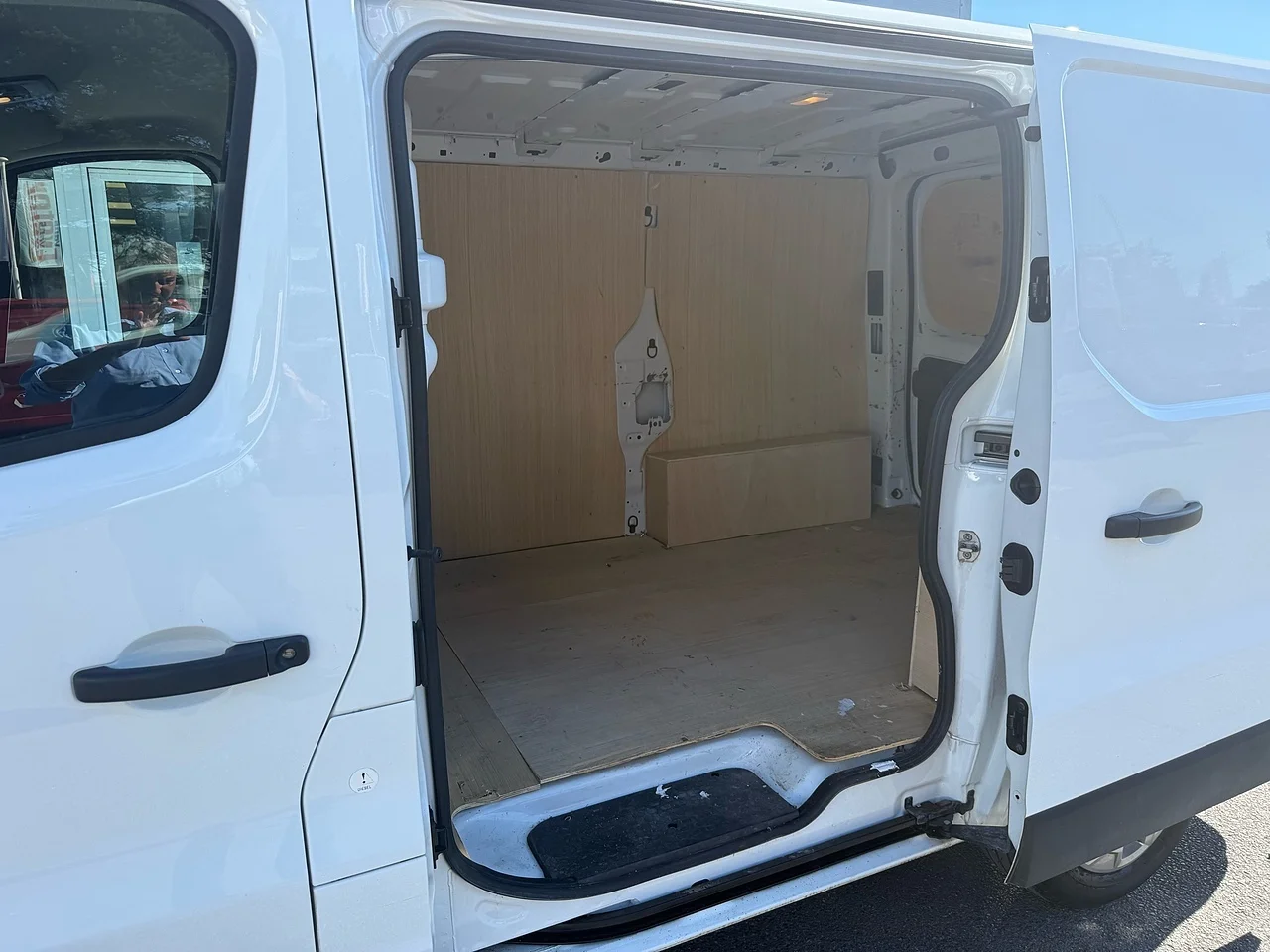2023 Renault Trafic dCi Blue SL28 Business - Thumbnail 9
