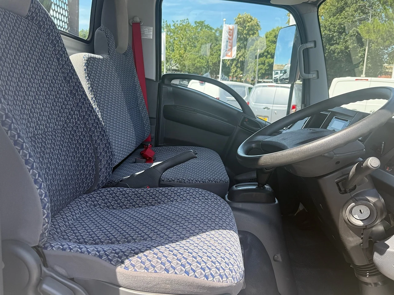 2023 Isuzu Grafter - Thumbnail 3