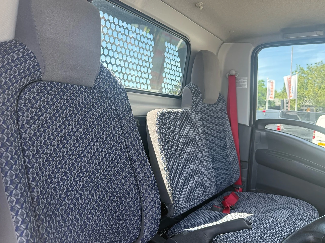2023 Isuzu Grafter - Thumbnail 4