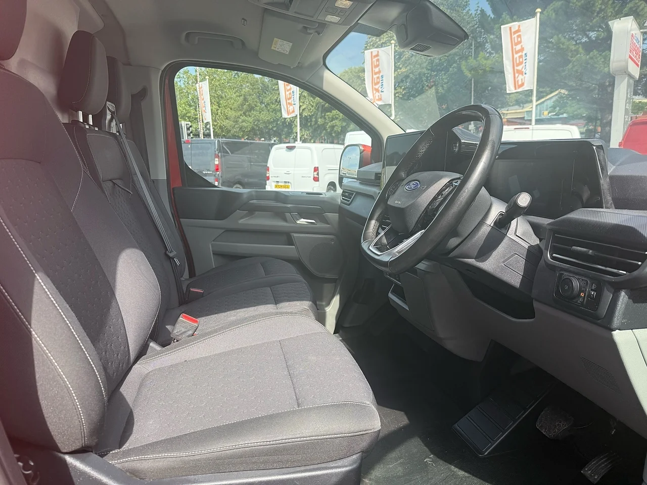 2024 Ford Transit Custom 320 EcoBlue Limited - Thumbnail 5