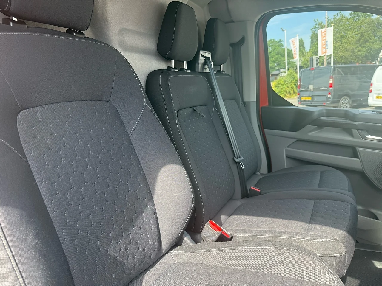 2024 Ford Transit Custom 320 EcoBlue Limited - Thumbnail 6