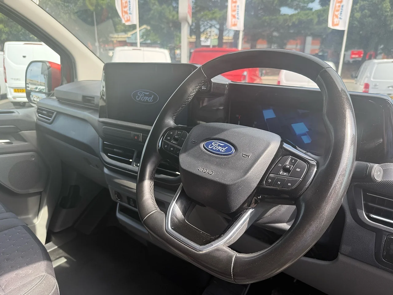 2024 Ford Transit Custom 320 EcoBlue Limited - Thumbnail 7