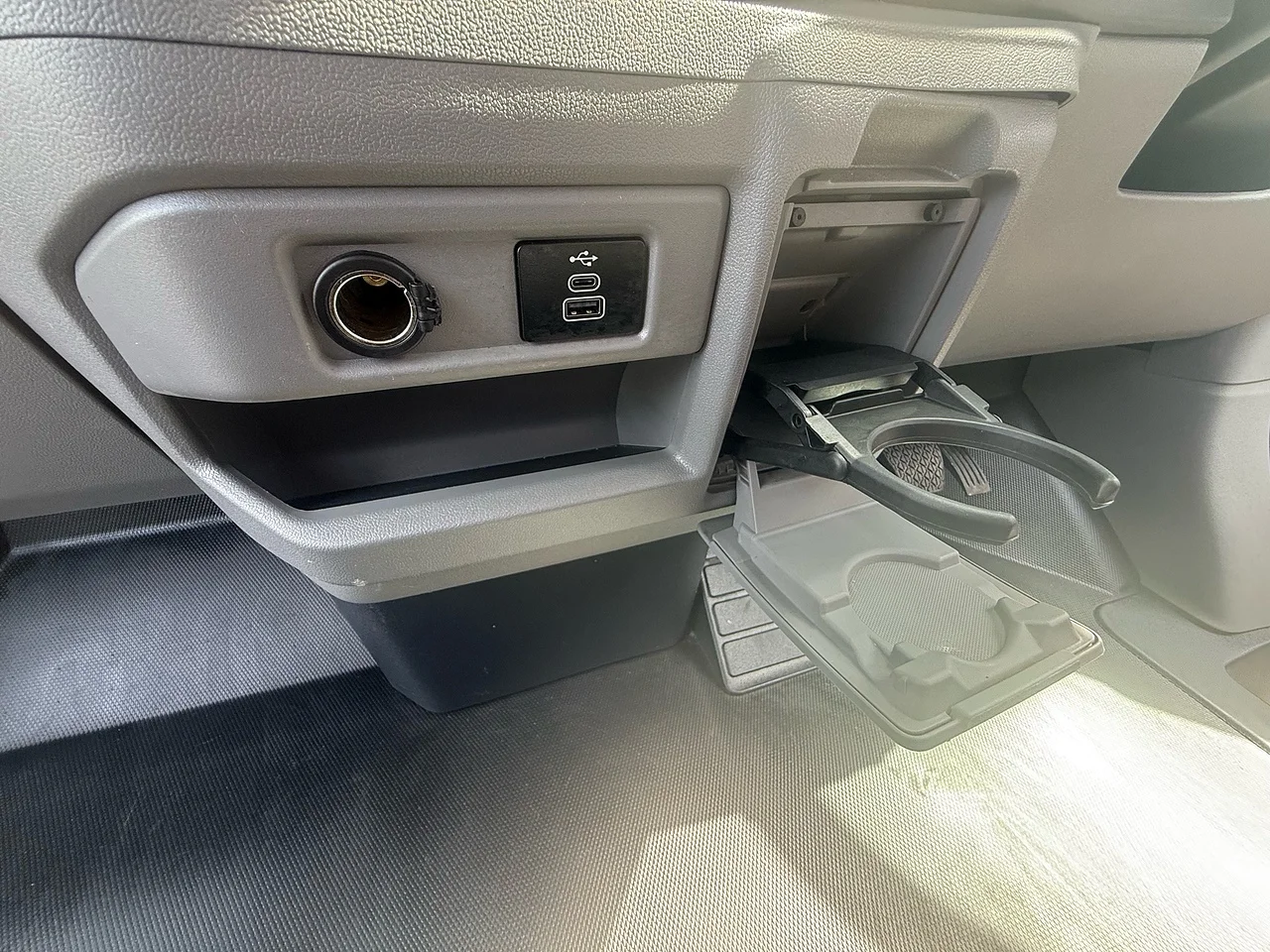 2024 Ford Transit Custom 320 EcoBlue Limited - Thumbnail 13