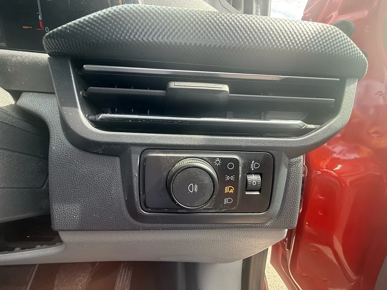 2024 Ford Transit Custom 320 EcoBlue Limited - Thumbnail 14