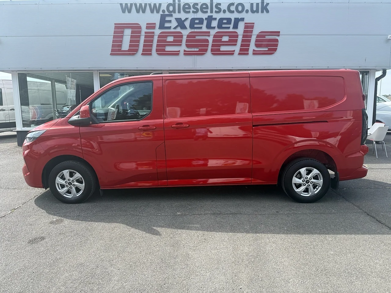 2024 Ford Transit Custom 320 EcoBlue Limited - Thumbnail 16
