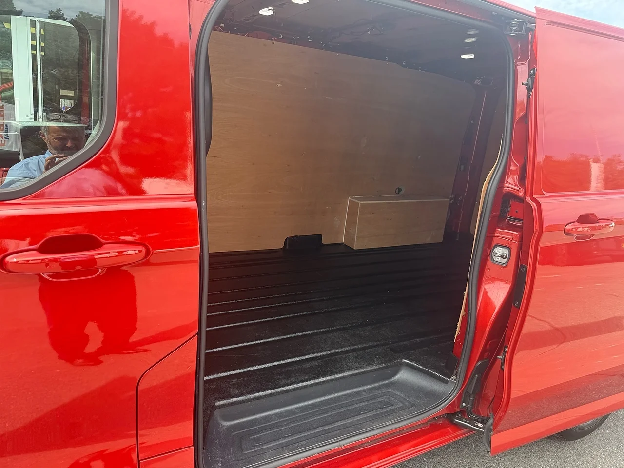 2024 Ford Transit Custom 320 EcoBlue Limited - Thumbnail 17