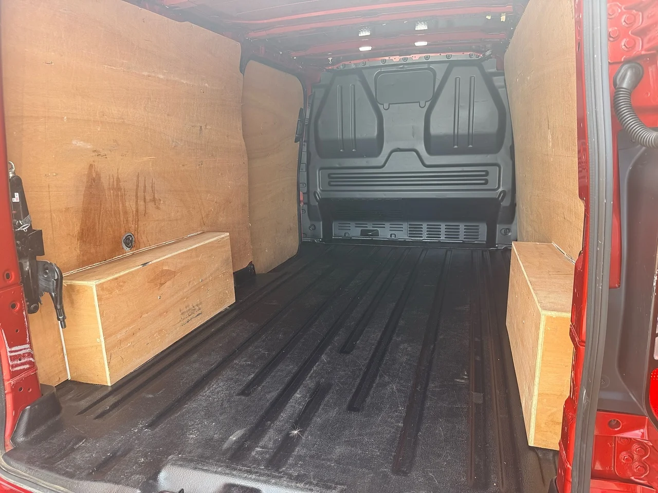 2024 Ford Transit Custom 320 EcoBlue Limited - Thumbnail 18
