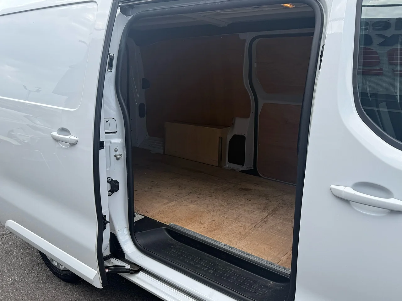 2023 Vauxhall Vivaro Turbo D 2900 Pro L2H1 - Thumbnail 17