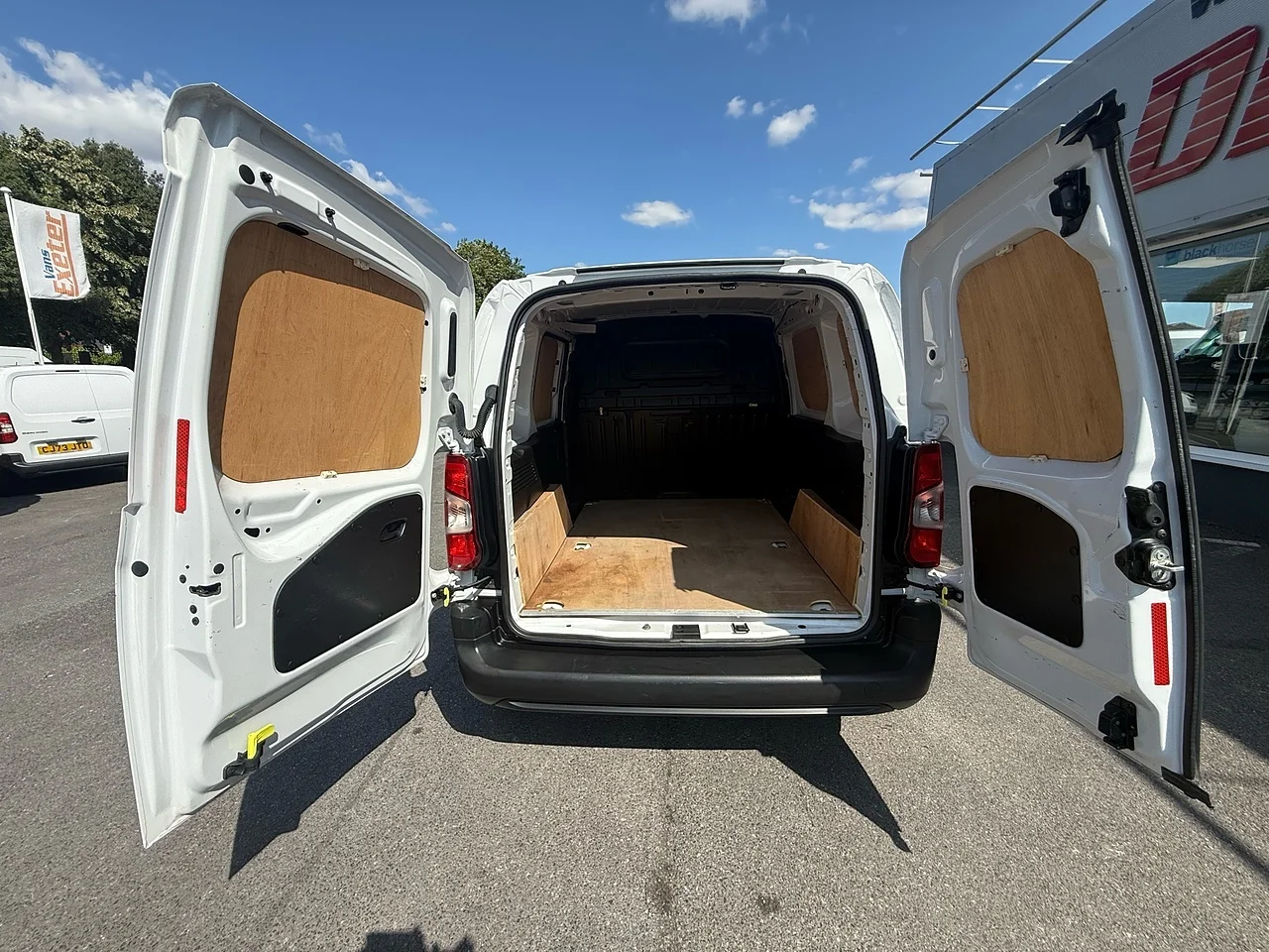 2023 Citroen Berlingo BlueHDi 650 Enterprise Edition M - Thumbnail 12