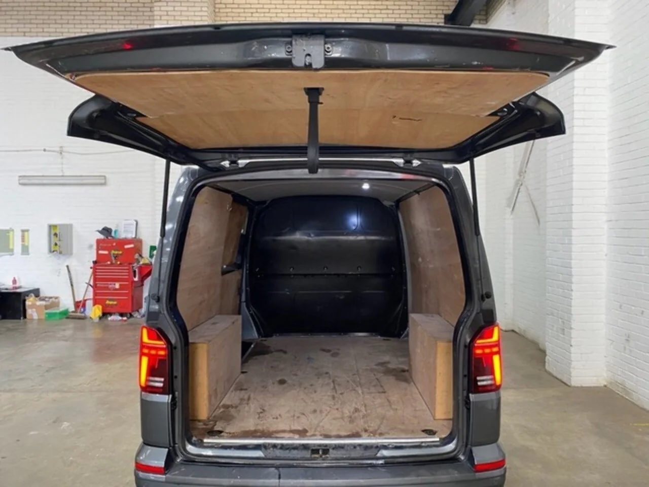 2023 Volkswagen Transporter TDI T28 Highline SWB - Thumbnail 9