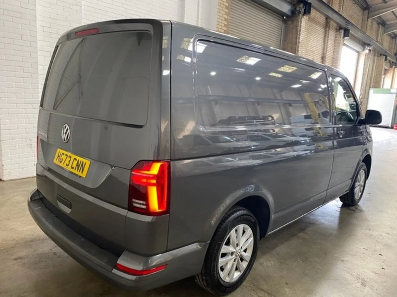 2023 Volkswagen Transporter TDI T28 Highline SWB - Thumbnail 10