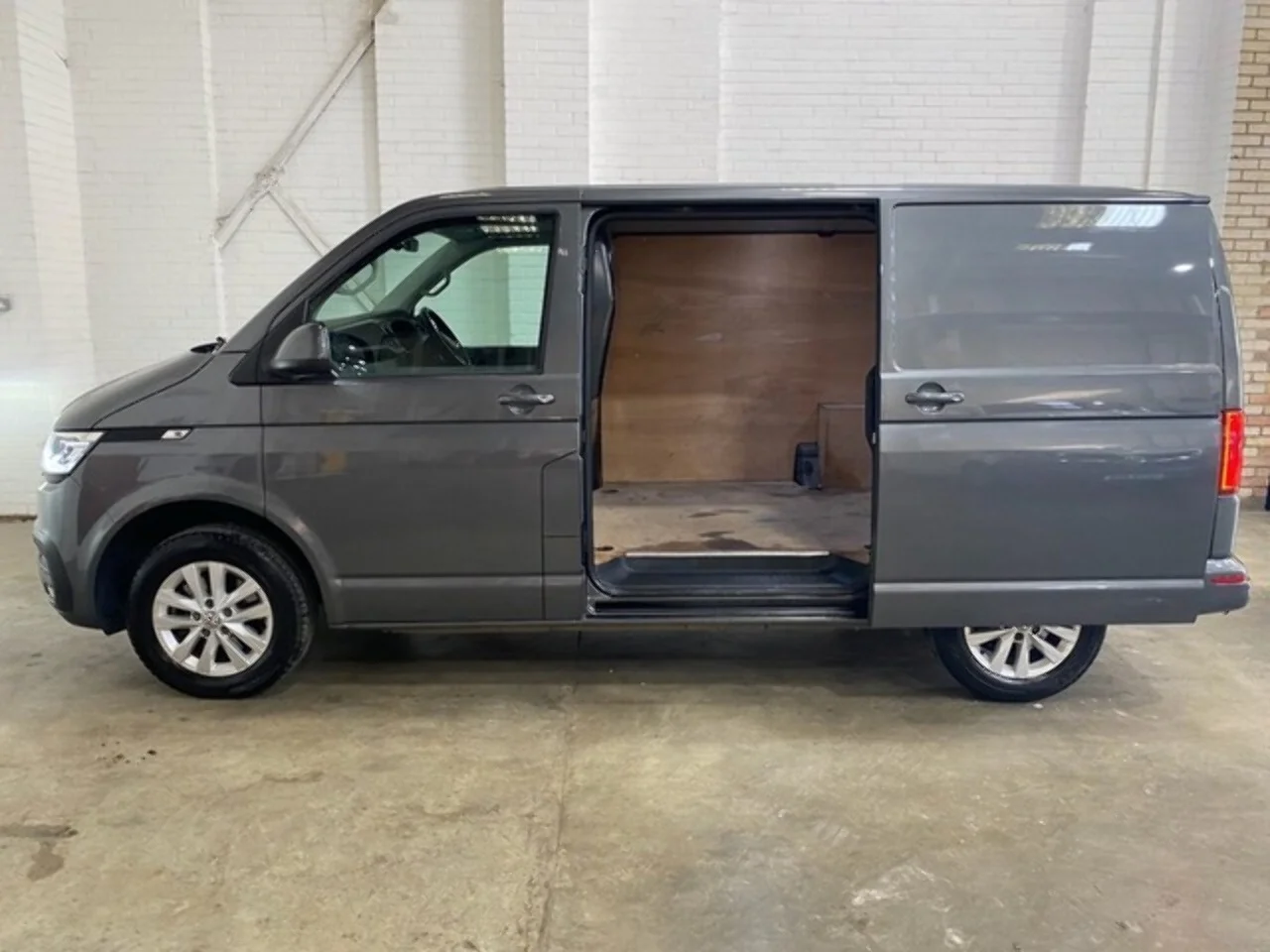 2023 Volkswagen Transporter TDI T28 Highline SWB - Thumbnail 7