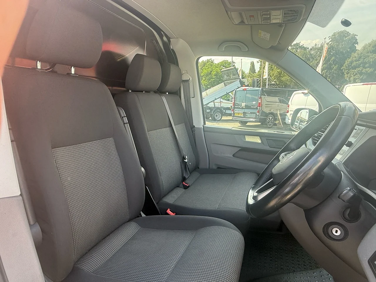 2022 Volkswagen Transporter TDI T28 Startline T6.1 SWB - Thumbnail 3