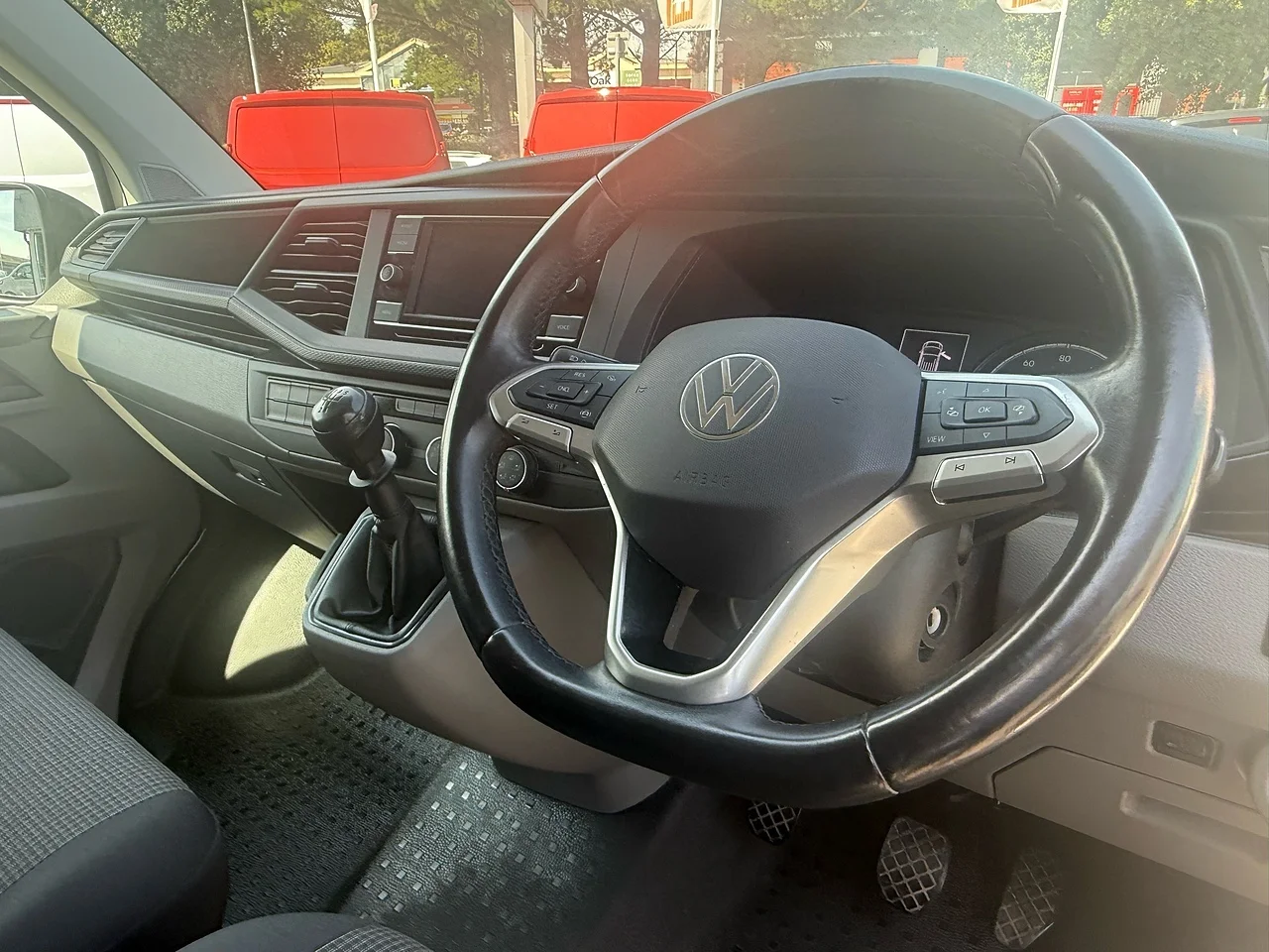 2022 Volkswagen Transporter TDI T28 Startline T6.1 SWB - Thumbnail 4