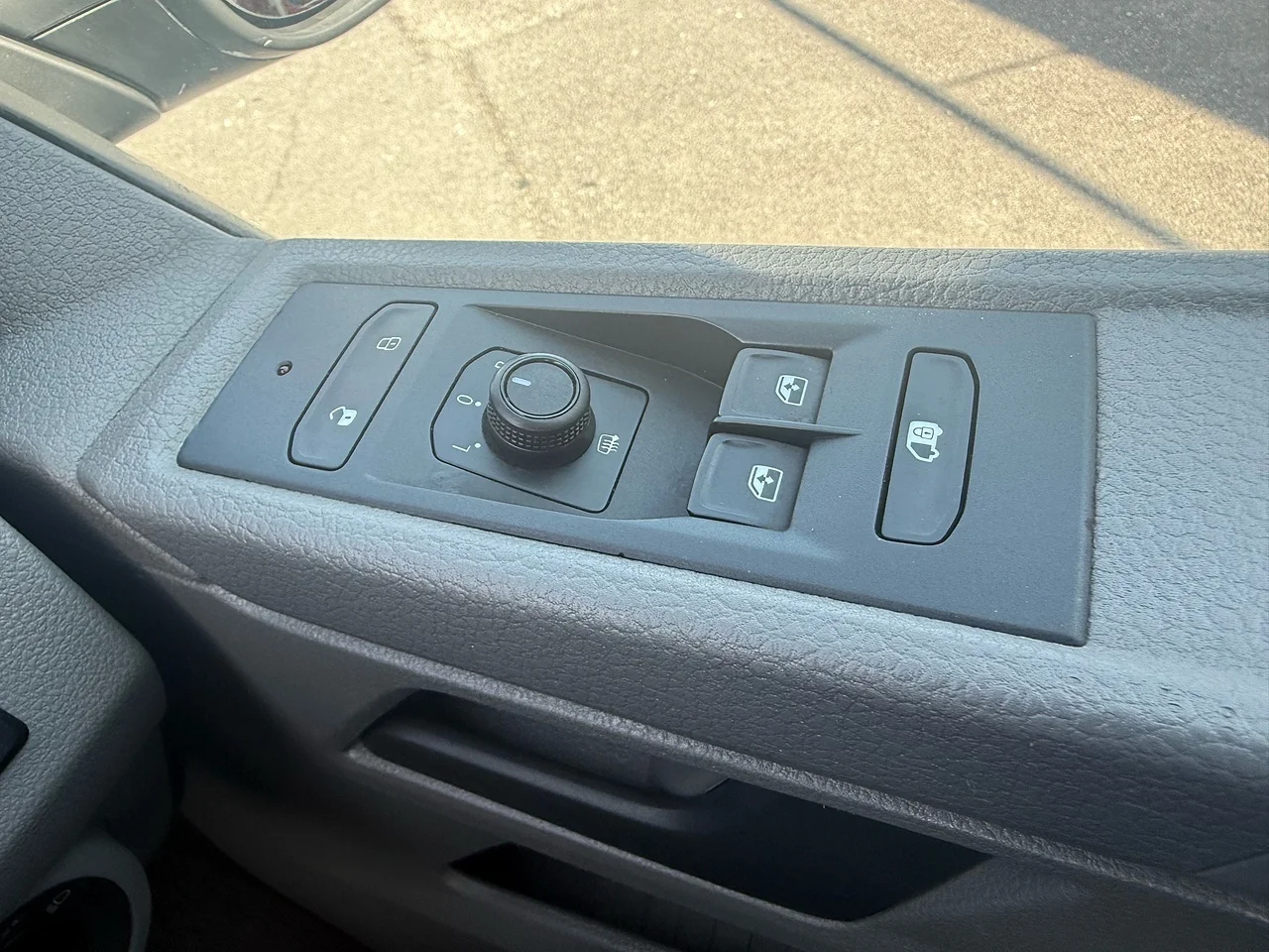 2022 Volkswagen Transporter TDI T28 Startline T6.1 SWB - Thumbnail 8