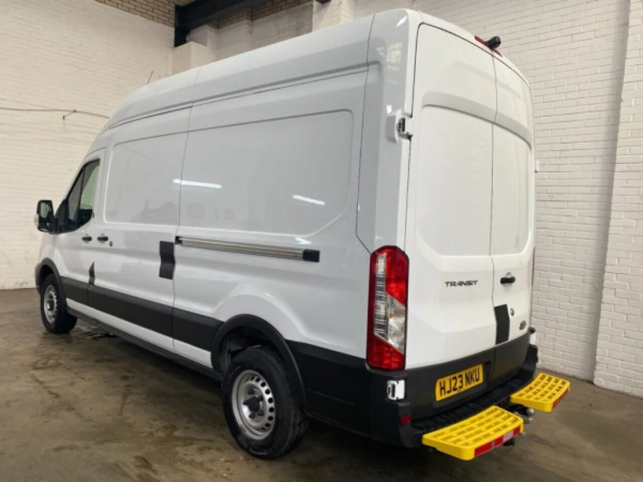 2023 Ford Transit 350 EcoBlue Leader RWD - Thumbnail 8
