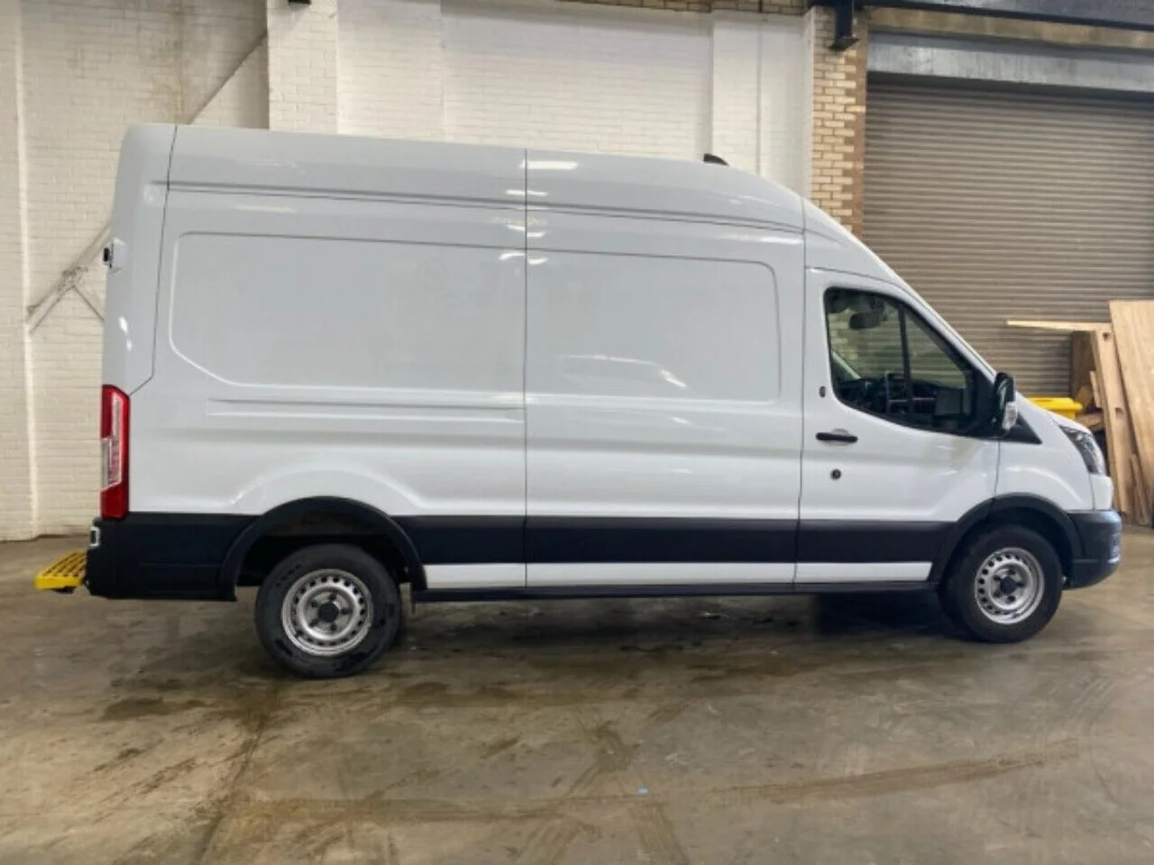 2023 Ford Transit 350 EcoBlue Leader RWD - Thumbnail 4