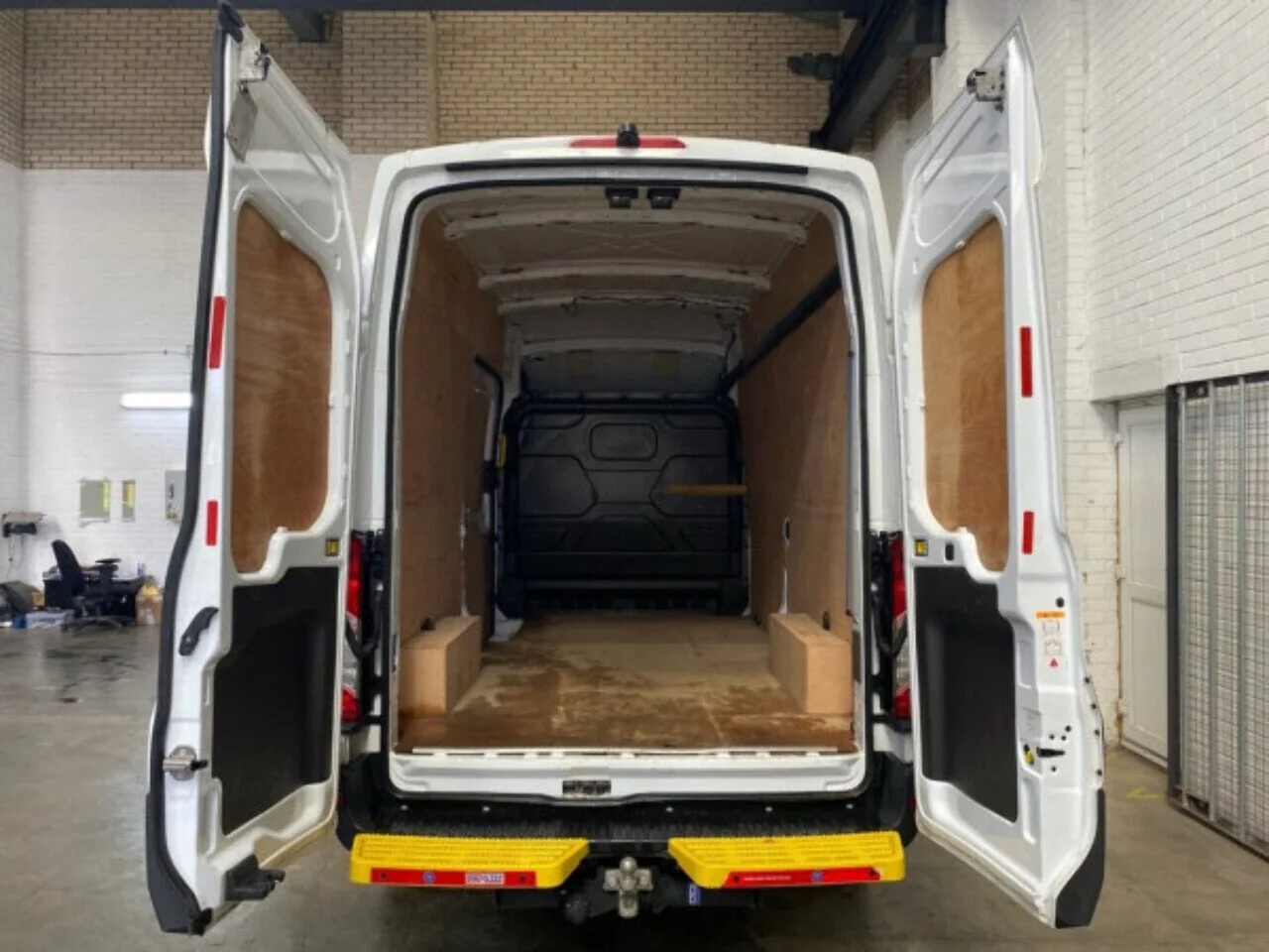 2023 Ford Transit 350 EcoBlue Leader RWD - Thumbnail 7
