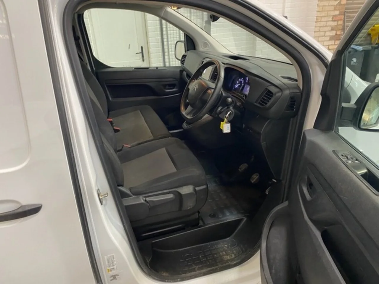 2024 Citroen Dispatch BlueHDi 1400 Enterprise Edition XL - Thumbnail 3
