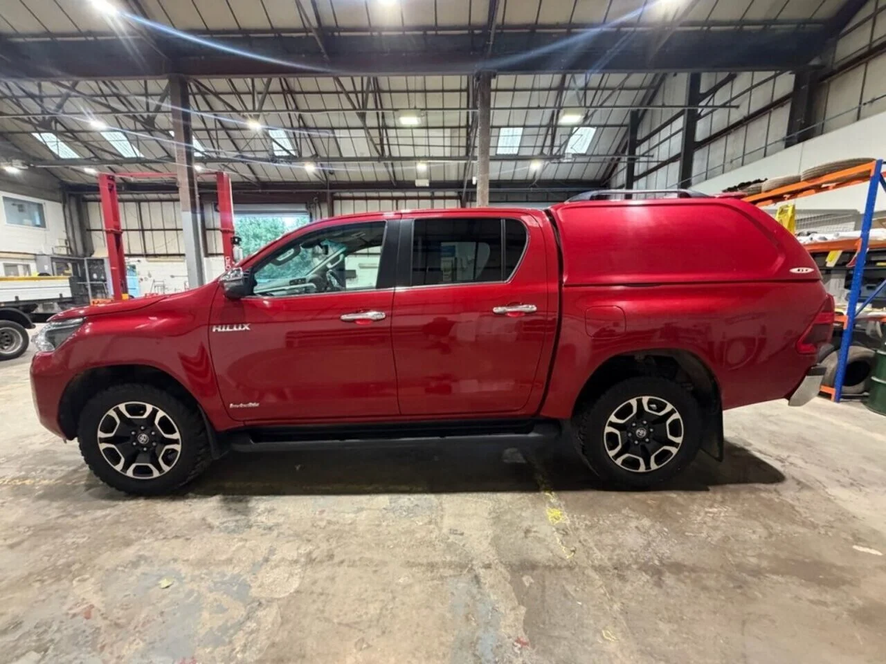 2022 Toyota Hilux D-4D Invincible - Thumbnail 2