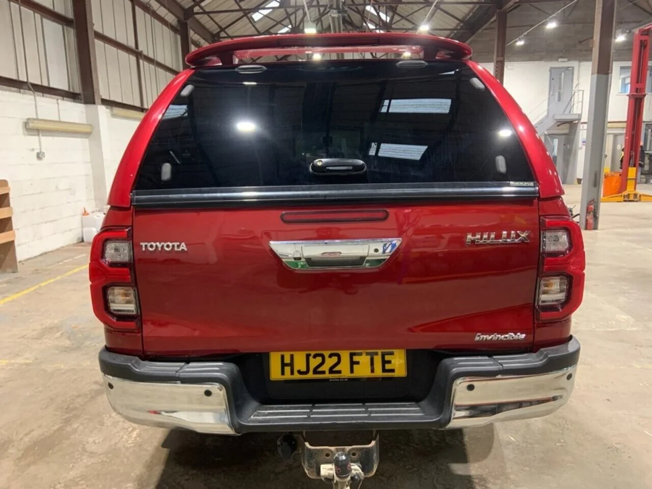 2022 Toyota Hilux D-4D Invincible - Thumbnail 9