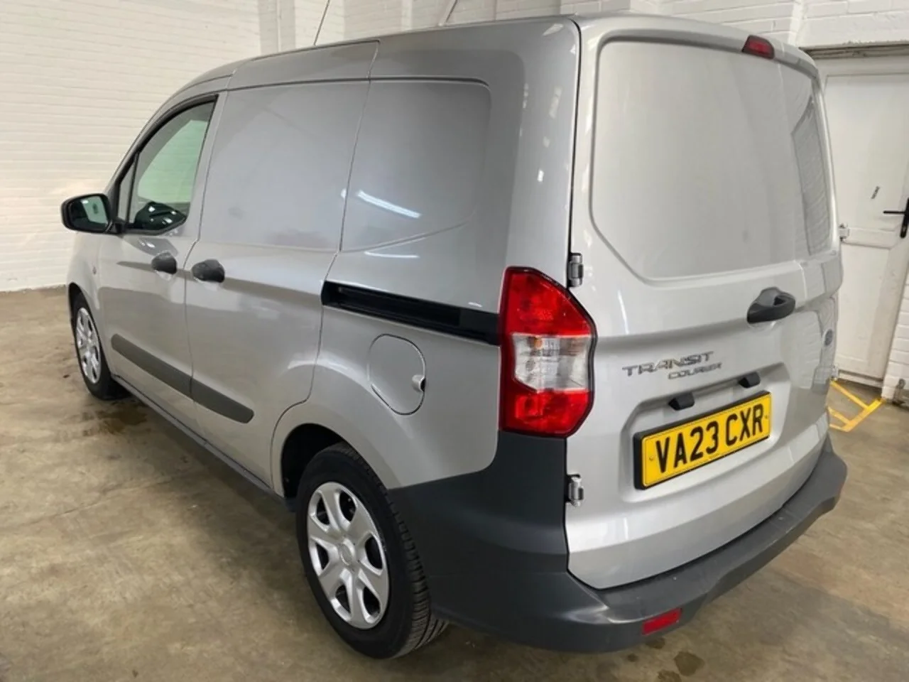 2023 Ford Transit Courier TDCi Trend - Thumbnail 12